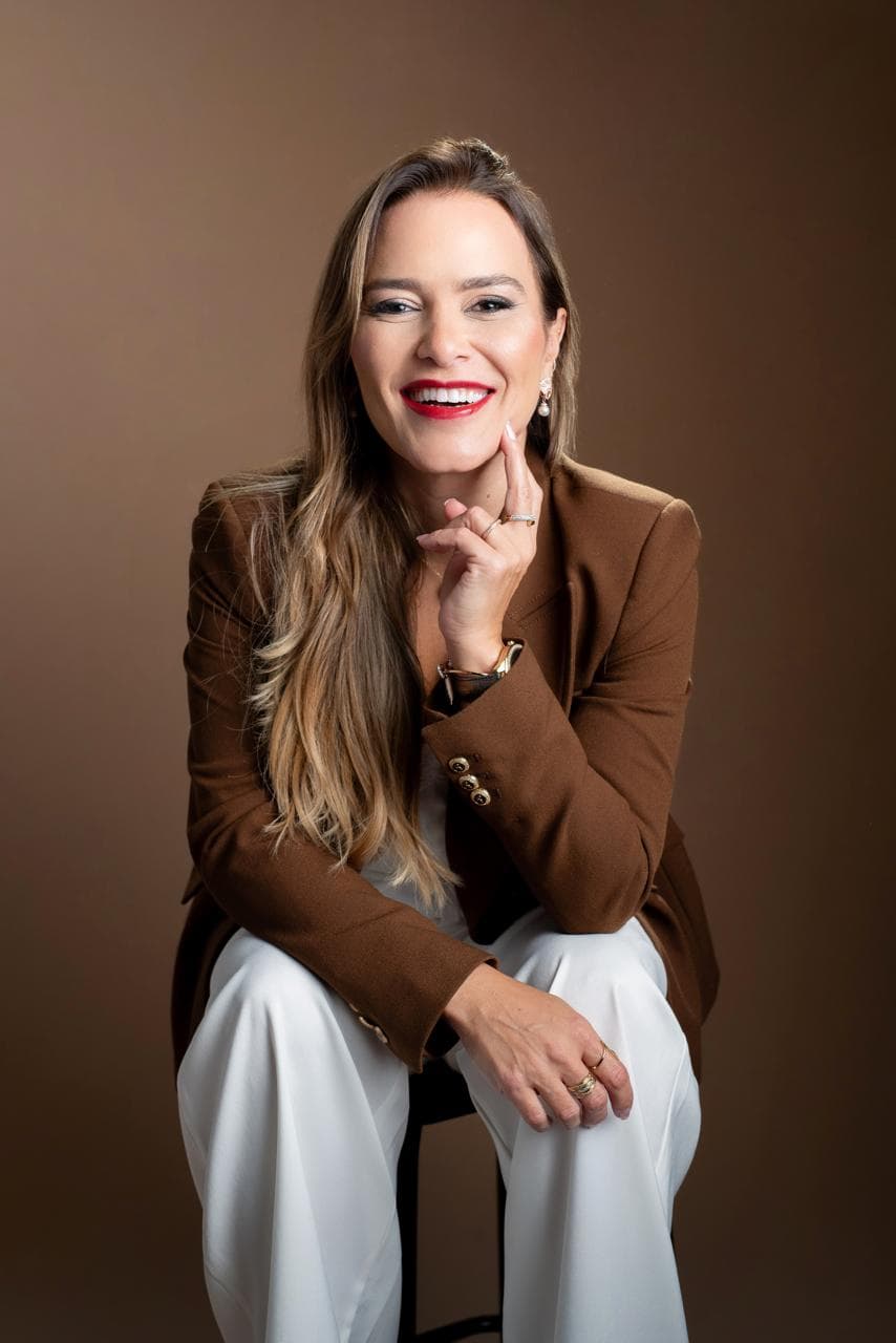 Retrato da Dra. Luciana Mendonça
